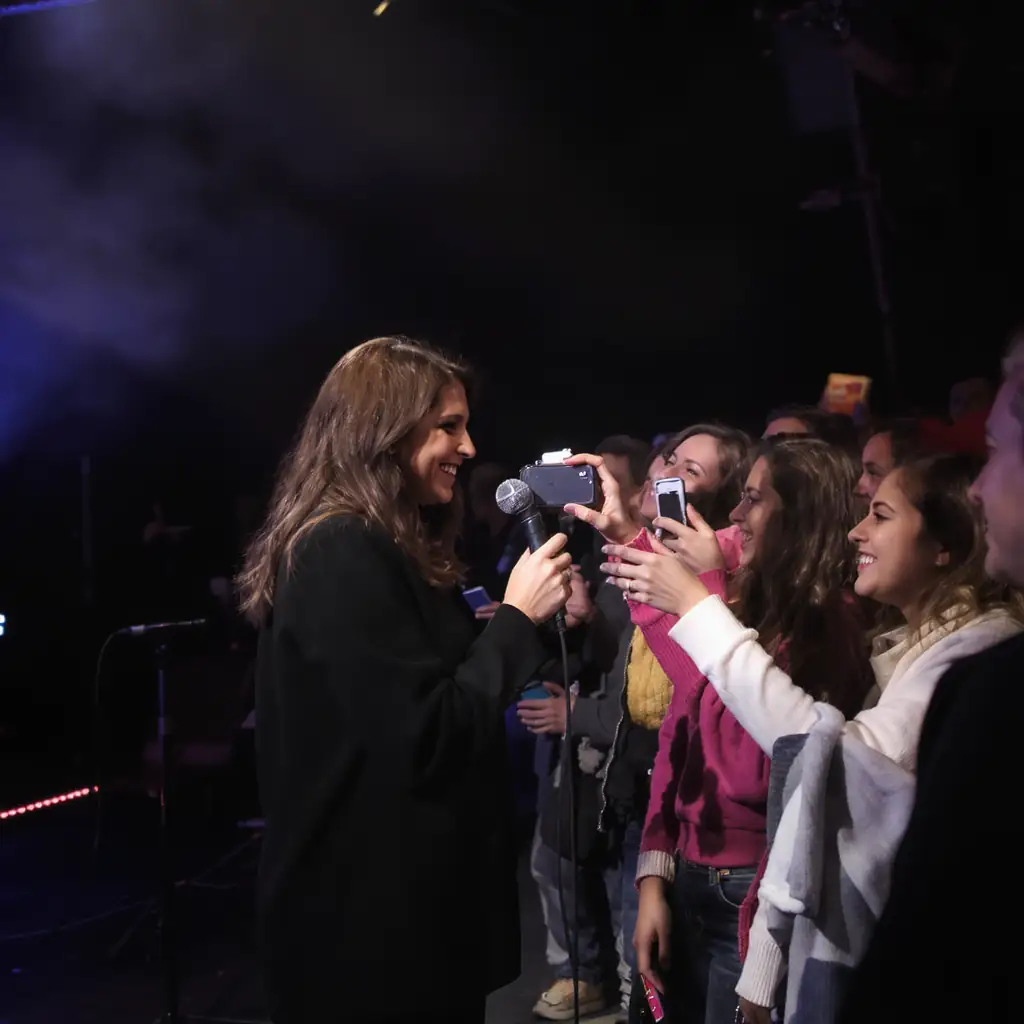 isabelle boulay - Mettre en lumière la proximité et la complicité de l'artiste avec son public.